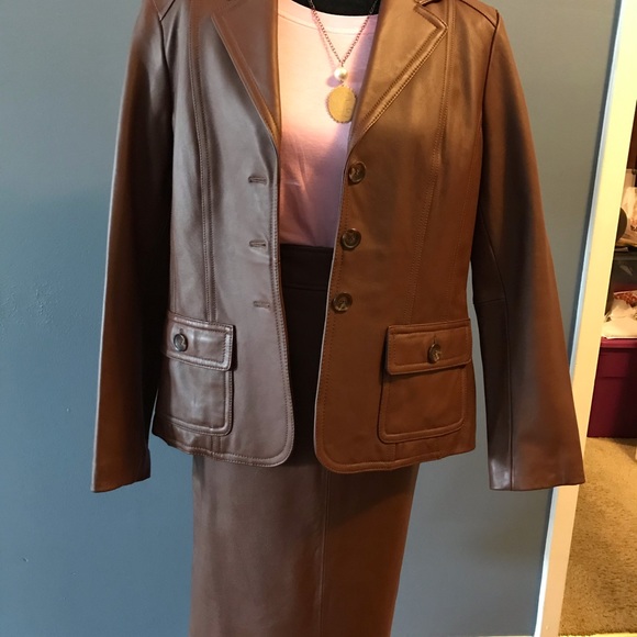 Leather jacket and skirt set - Picture 2 of 6